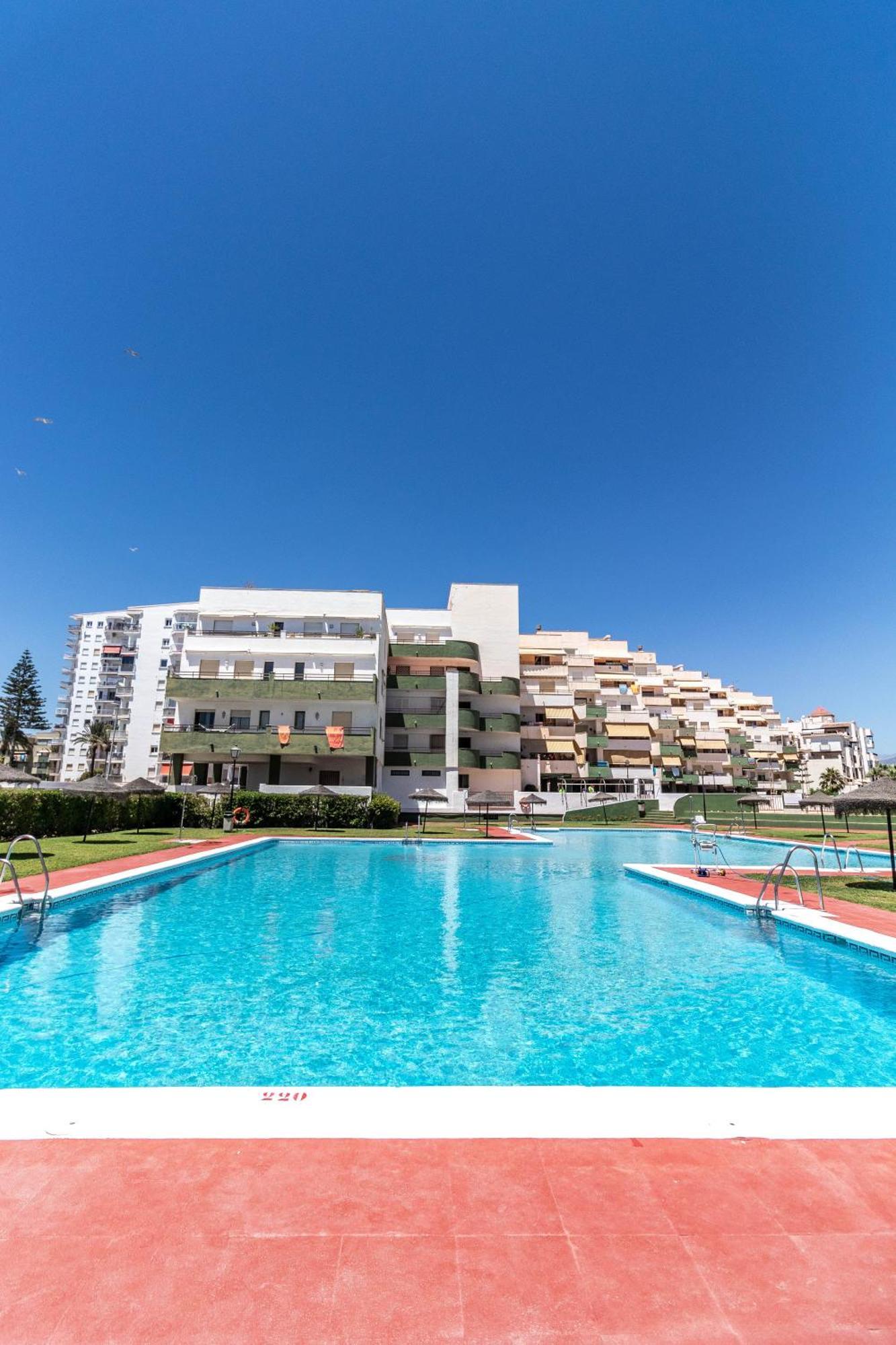 Rentitspain Moderno Apartamento Calaverde Frente Al Mar Salobrena Luaran gambar
